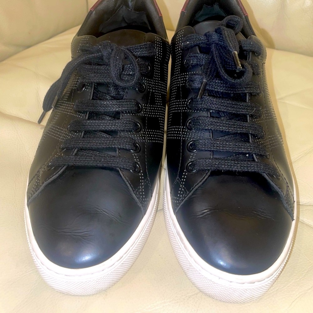 Burberry Black and Brown Low-Top Sneakers with Slip-On Design - Picture 4 of 15